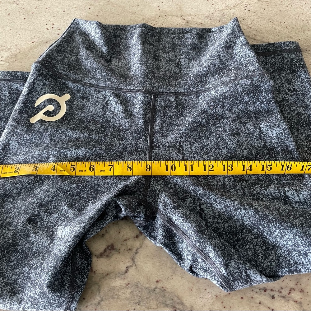 Peloton Blue Cadence Capri Workout Bottoms MEDIUM - Picture 5 of 10